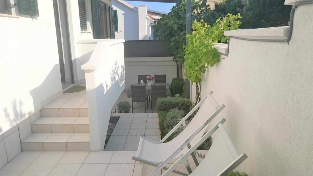 Apartments Riba 维斯 客房 照片